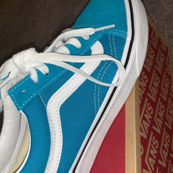 Vans - Picture 2 of 3